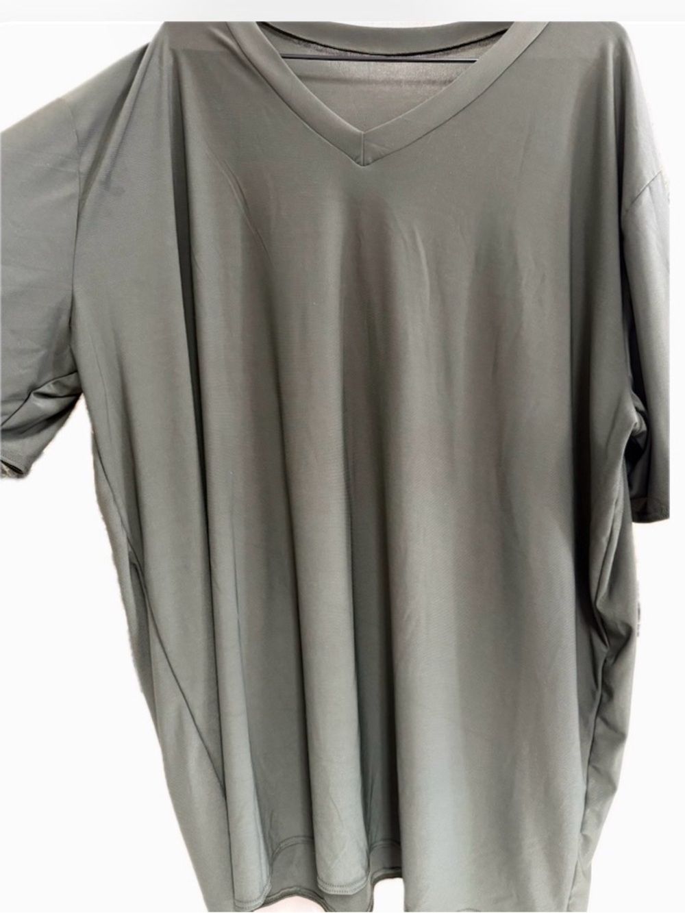 Weissman Men's V-Neck Short Sleeve Shirt in Olive